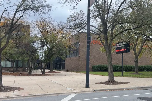 Julian High School, Chicago